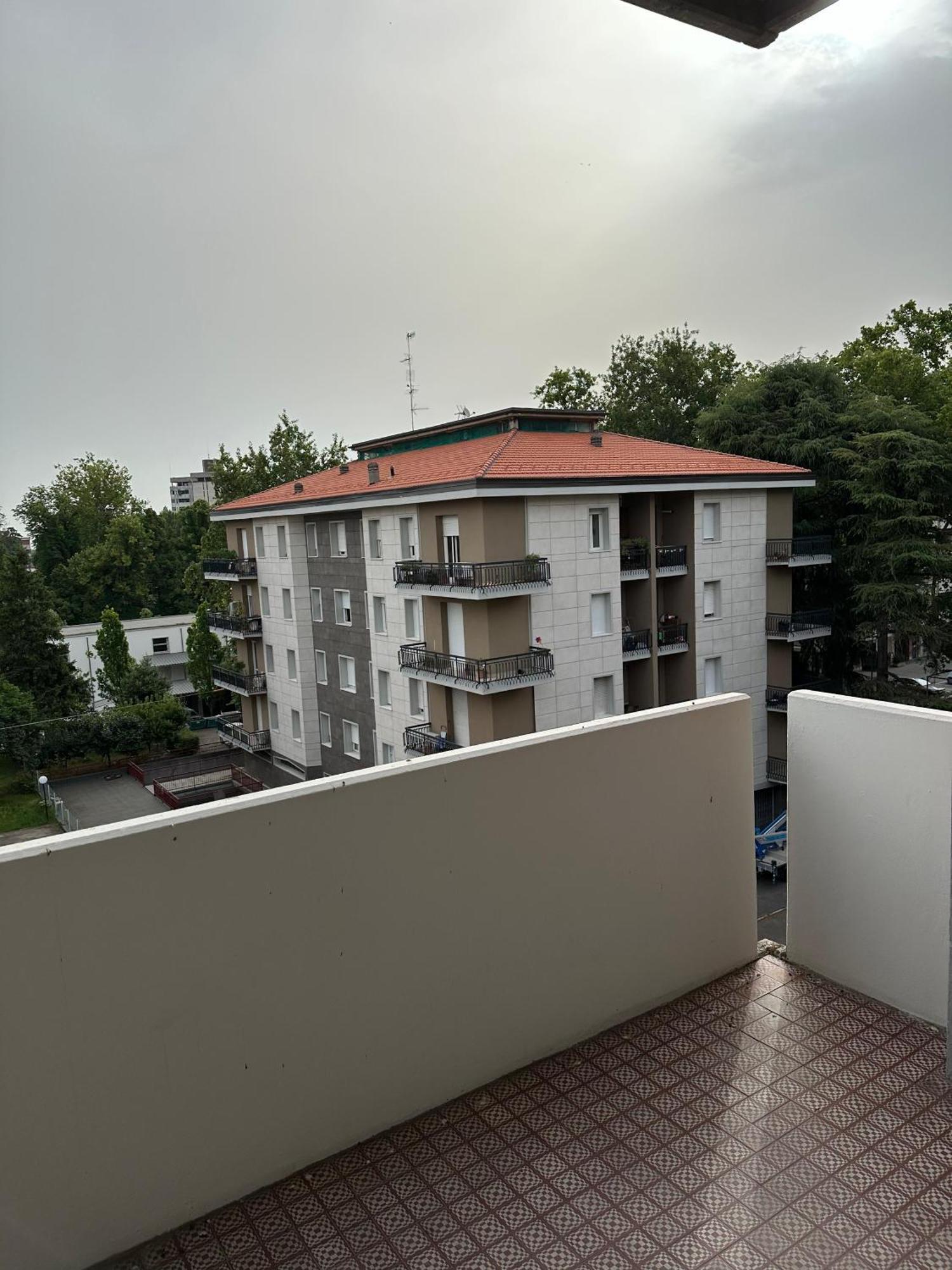 Olimpia House - Camere Accoglienti In Posizione Strategica レッジョ・エミリア エクステリア 写真
